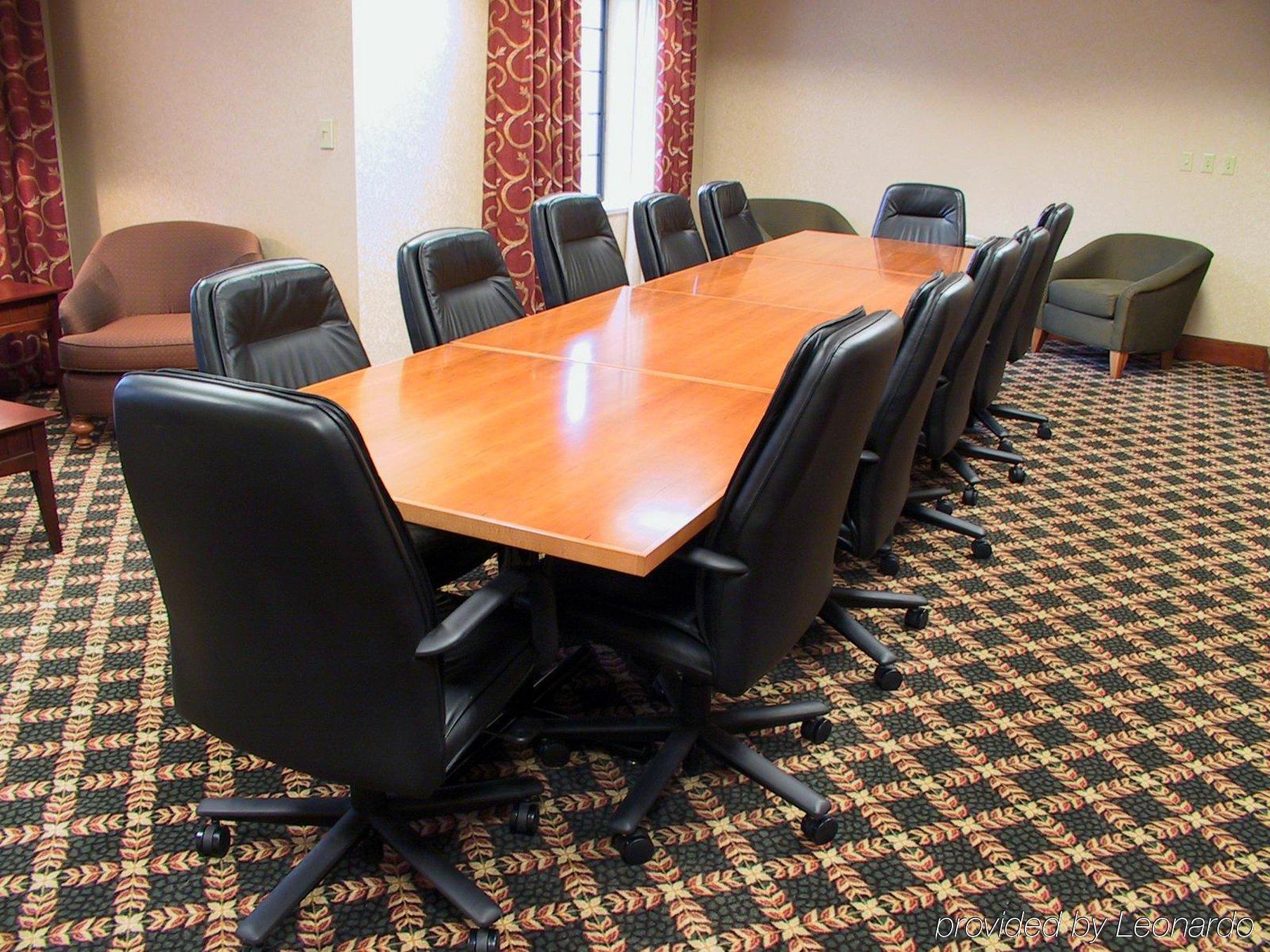 Staybridge Suites Corning By Ihg Удобства фото